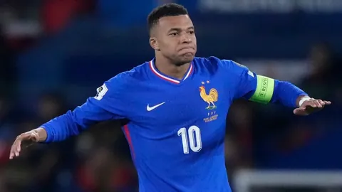 “曼奇尼即将加盟尤文，协议签订指日可待”