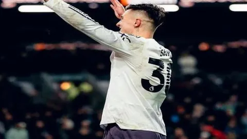 切尔西客场与埃弗顿握手言和，连胜势头终止。